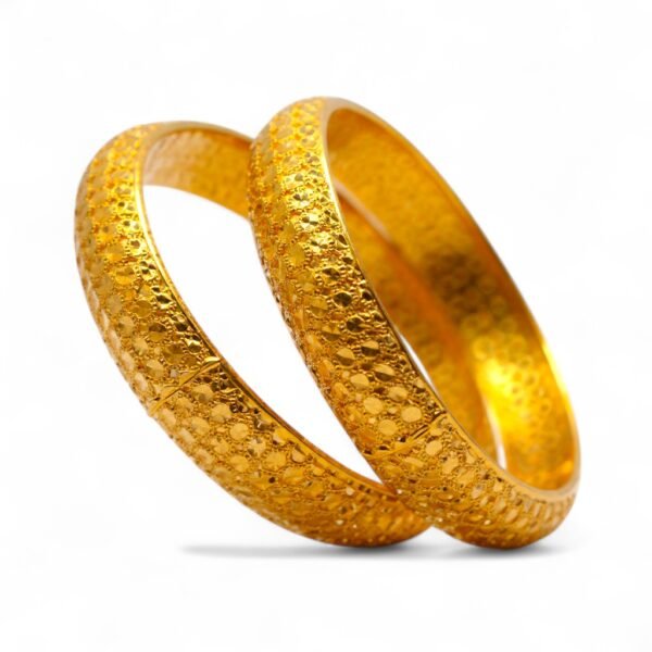2-piece gold-plated bangles 5 Elegant gold-plated bangles with modern pattern